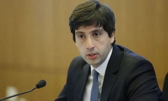diretor-do-bc-diz-que-nao-ha-nenhum-comportamento-anomalo-no-mercado-de-cambio-ao-longo-de-2025