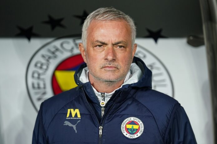 jose-mourinho-rasga-elogios-a-abel-ferreira:-“grande-referencia”