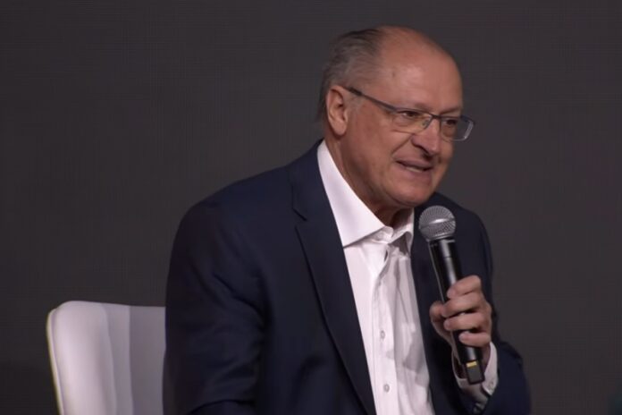 alckmin-fala-em-“acalmar-animos”-e-ve-avanco-em-negociacoes-com-eua