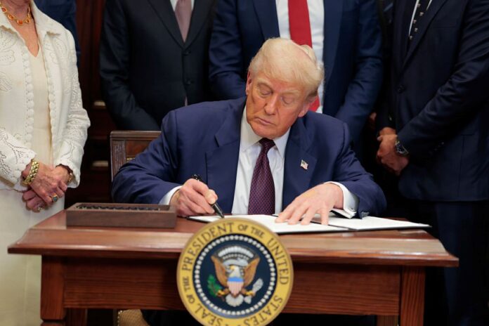 trump-amplia-tarifaco-sobre-aco-e-aluminio-para-mais-de-400-produtos
