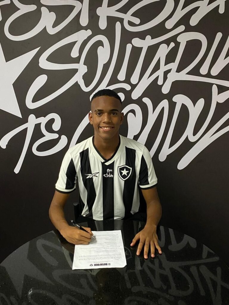 meia-do-jacuipense,-gustavo-pereira-e-emprestado-para-o-botafogo