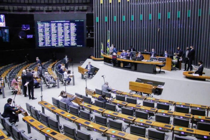 camara-aprova-pl-da-adultizacao-com-recuo-da-oposicao