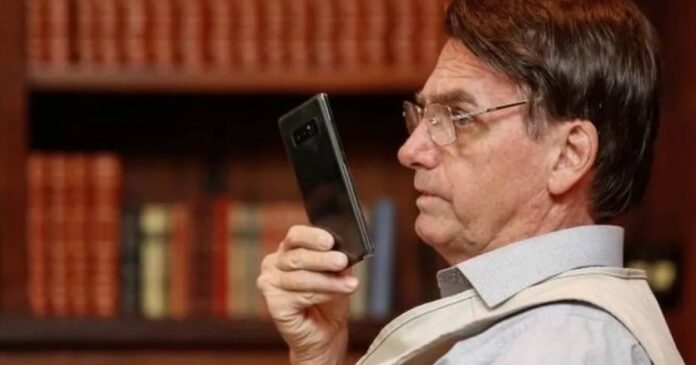 investigacao-da-pf-constata-que-bolsonaro-burlou-stf-e-encaminhou-300-videos-pelo-whatsapp