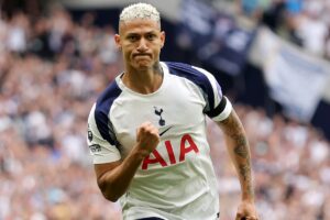 tecnico-do-tottenham-destaca-importancia-de-richarlison:-“meu-titular”