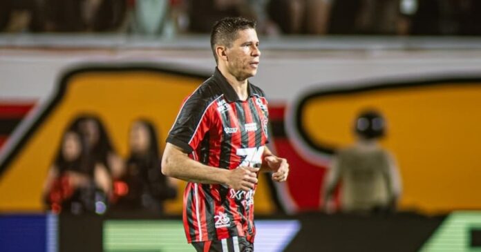 osvaldo-destaca-invencibilidade-do-vitoria-no-maracana:-“podemos-nos-apoiar-nisso”