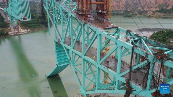 colapso-de-ponte-em-construcao-na-china-deixa-10-mortos-e-4-desaparecidos