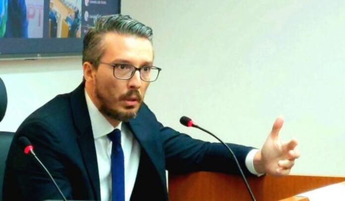 mauricio-brito,-procurador-chefe-do-mpt-ba,-recebe-comenda-ministro-coqueijo-costa-do-trt-ba