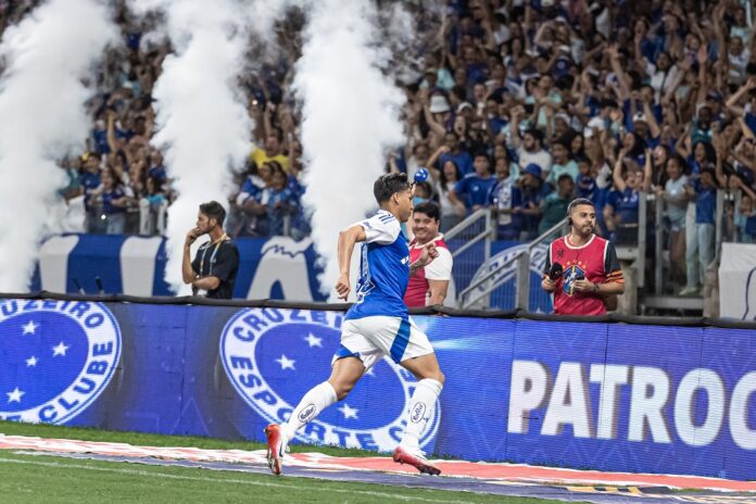 cruzeiro-vence-o-internacional-no-mineirao-e-assume-vice-lideranca-do-campeonato-brasileiro