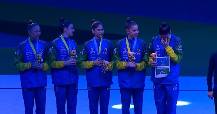 ao-som-de-‘evidencias’,-equipe-brasileira-conquista-a-prata-no-mundial-de-ginastica-ritmica,-no-rio