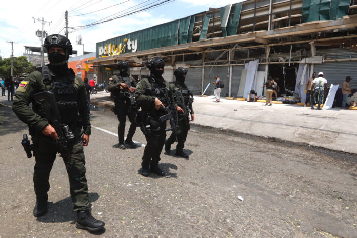 colombia-prende-guerrilheiros-apos-ataque-com-caminhao-bomba-que-matou-seis