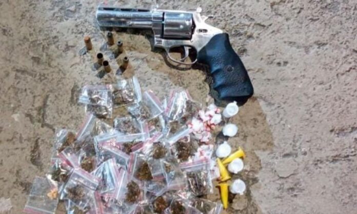 suspeito-de-trafico-de-drogas-e-preso-em-bairro-de-salvador