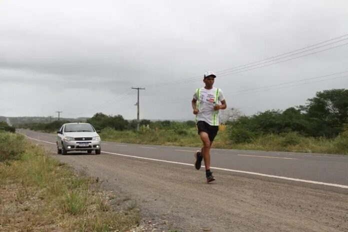 maratonista-percorre-mais-de-2-mil-km-ate-cidade-baiana-em-23-dias