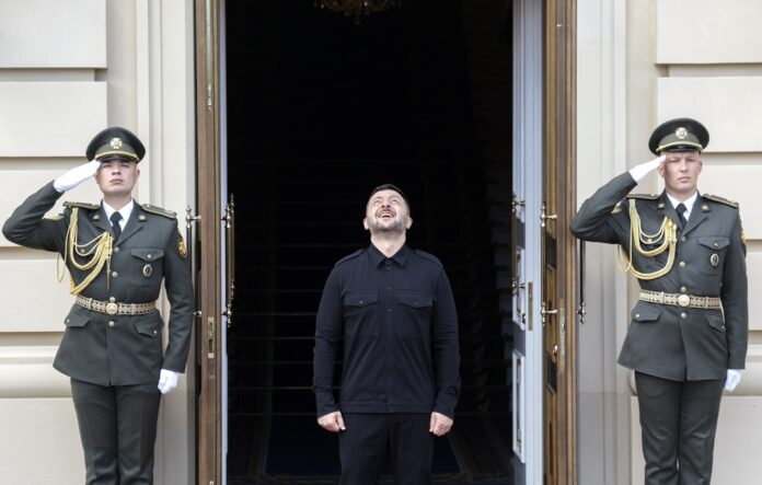 zelensky-defende-encontro-com-putin-como-forma-mais-eficaz-de-avancar-nas-negociacoes-de-paz