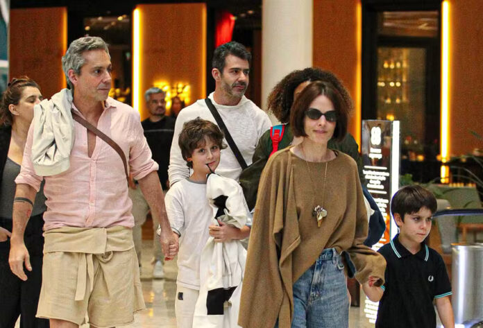 alexandre-nero-faz-rara-aparicao-com-a-familia-em-folga-de-‘vale-tudo’