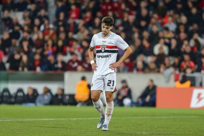 sao-paulo-sofre-‘transfer-ban’-da-fifa-por-atrasar-parcelas-da-compra-de-bobadilla