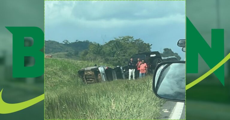 carreta-tomba-na-br-324-e-causa-transito-lento-para-quem-segue-de-feira-de-santana-para-salvador
