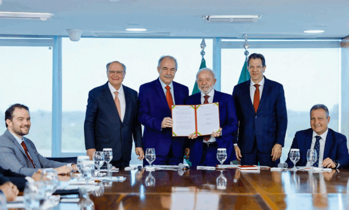governo-anuncia-r$-12-bi-de-credito-para-inovacao-da-industria-4.0