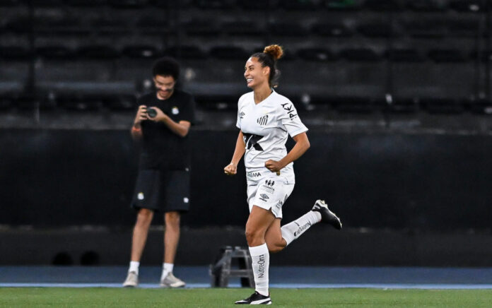 carol-baiana-comemora-gol-decisivo-e-prega-humildade-para-vencer-o-brasileirao-a2