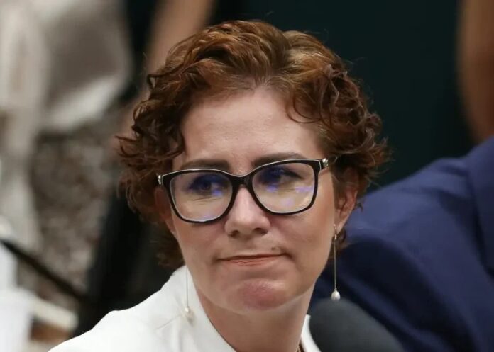 zambelli-pode-seguir-presa-e-ser-extraditada,-diz-pericia-italiana