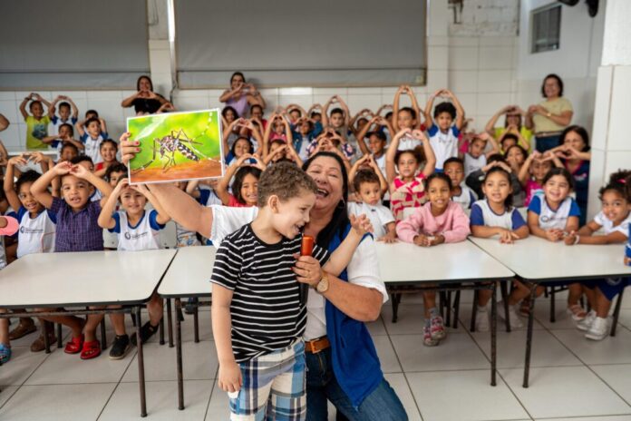 prefeitura-de-teixeira-de-freitas-promove-acoes-do-programa-saude-na-escola-em-unidades-da-rede-municipal