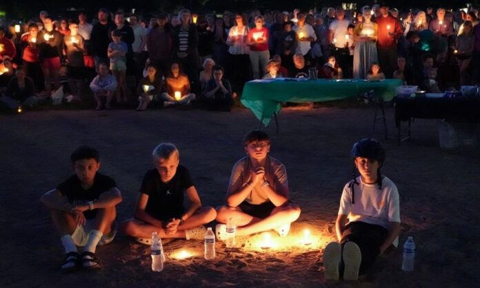 eua-investigam-massacre-em-escola-catolica-como-crime-de-odio-e-terrorismo-domestico