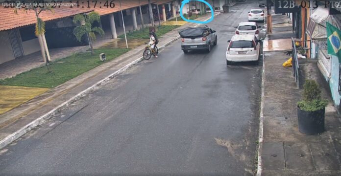 utilizando-cameras-da-ssp,-cabo-da-pm-localiza-crianca-que-estava-perdida-em-camacari
