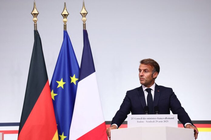 macron-chama-putin-de-‘predador’-e-diz-que-proximos-dias-de-negociacoes-sobre-a-ucrania-serao-decisivos