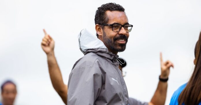 bahia-anuncia-renovacao-com-felipe-freitas,-treinador-das-mulheres-de-aco
