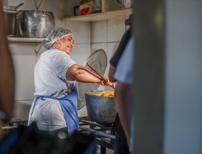a-uniao-que-leva-comida-a-mesa-de-comunidades-carentes