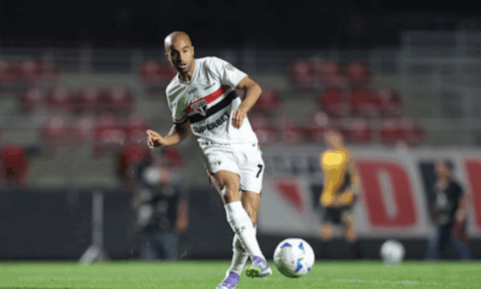 sao-paulo-divulga-procedimento-cirurgico-de-lucas-para-retirada-de-fibrose-no-joelho