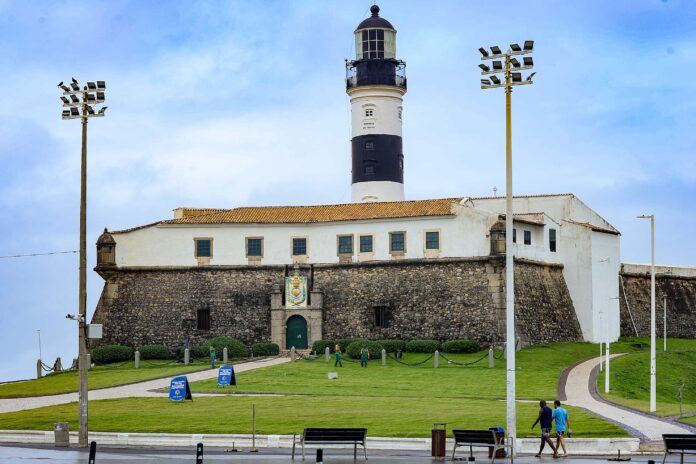 consciencia-ambiental-e-arte-na-bienal-do-lixo,-de-4-a-7-de-setembro,-no-farol-da-barra