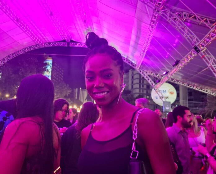 jessica-cores-celebra-carreira-e-paixao-pela-bahia-no-festival-a-tarde-fm