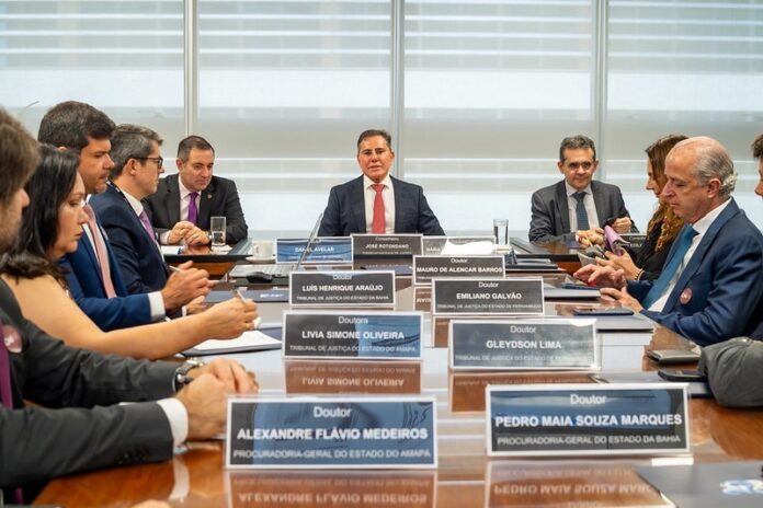 stf-autoriza-damares-a-visitar-bolsonaro-em-prisao-domiciliar