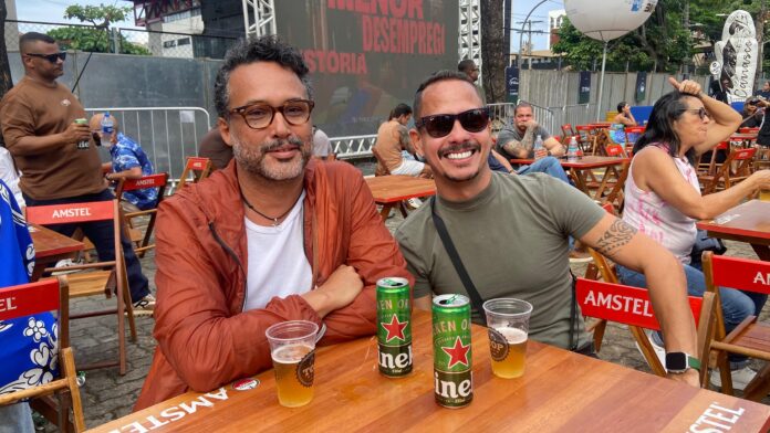 “me-sinto-privilegiado-por-estar-aqui”,-declara-edson-gomes-na-arena-a-tarde