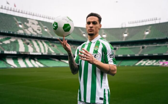 antony-deixa-manchester-united-e-volta-ao-betis-em-definitivo
