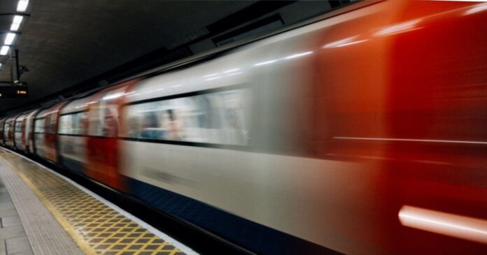 ferrovia-que-ligara-feira-de-santana-a-salvador-levara-oito-anos-para-ficar-pronta,-diz-empresario