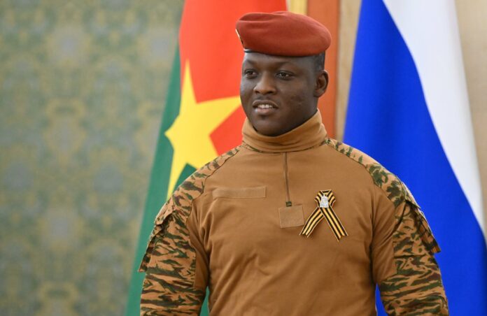 junta-militar-que-governa-burkina-faso-proibe-homossexualidade-no-pais