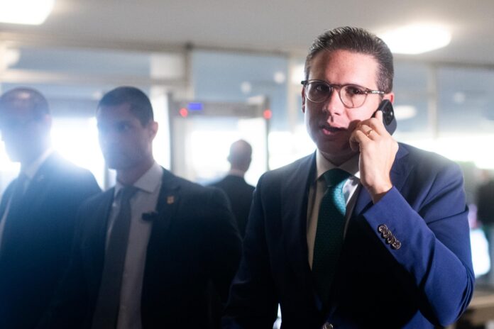 motta-avisa-tarcisio-que-anistia-ampla-nao-passa-na-camara