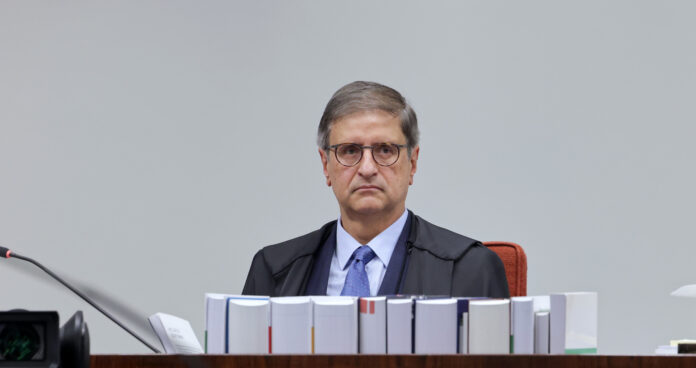bolsonaro-no-stf:-ex-ministros-saem-em-defesa-do-ex-presidente
