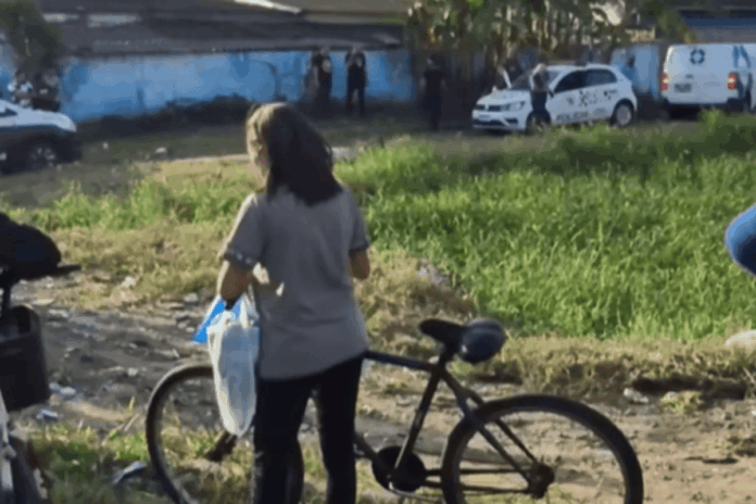 homem-e-encontrado-morto-embrulhado-em-saco-plastico-no-litoral-de-sp