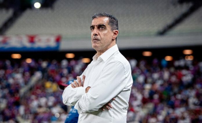 vitoria-recusa-proposta-do-coritiba-e-lucas-braga-segue-no-elenco