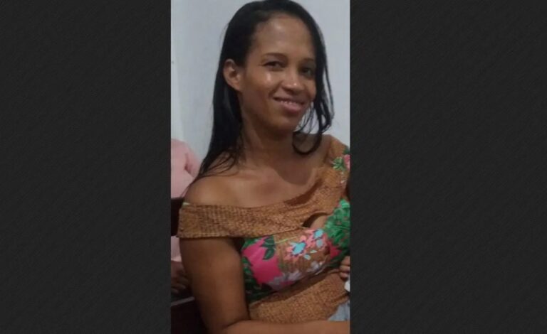 mulher-e-morta-com-mais-de-20-facadas-na-zona-rural-de-feira;-ex-namorado-segue-procurado