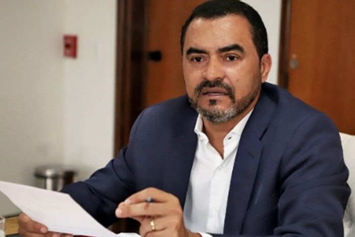 governador-do-tocantins-e-afastado-por-desvios-na-pandemia