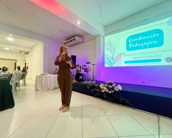 prefeitura-celebra-coordenadores-pedagogicos-da-rede-municipal