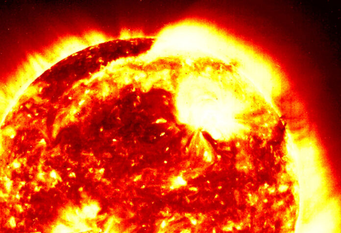 erupcoes-solares-podem-ser-muito-mais-quentes-do-que-se-pensava