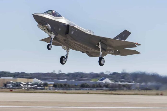 f-35:-conheca-os-cacas-enviados-pelos-eua-para-a-costa-da-venezuela