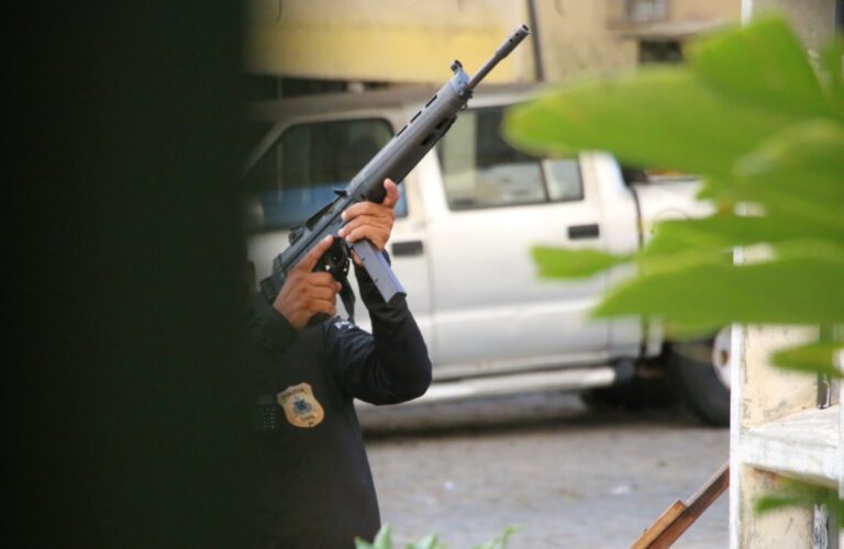 policia-prende-homem-suspeito-de-ser-gerente-do-trafico-de-drogas-em-cruz-das-almas