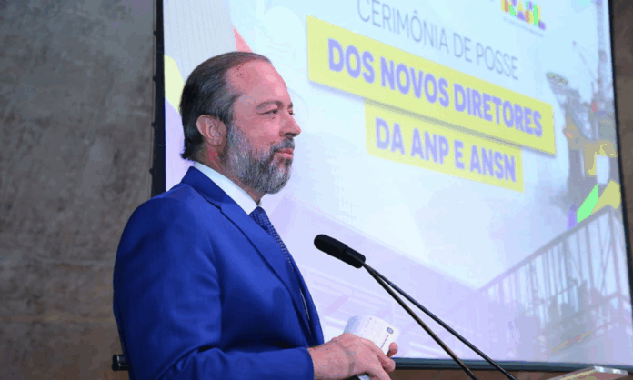 ministro-de-minas-e-energia-diz-que-brasil-pode-precisar-de-defesa-nuclear