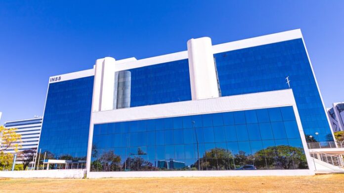 auxilio-doenca:-atestado-medico-digital-promete-reduzir-fila-do-inss