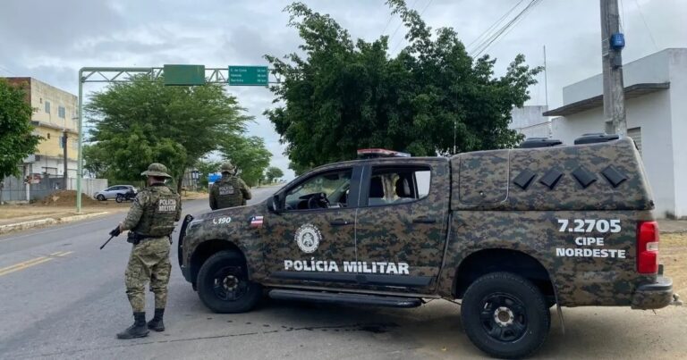 homem-e-preso-apos-agredir-companheira-e-ameaca-la-com-facao-em-macaubas